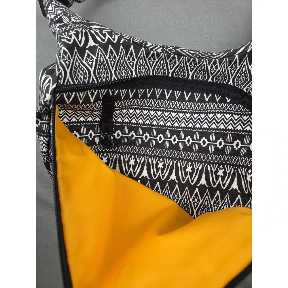 Women's Kavu Boom‎ Bag Black Geometric Braided Handle